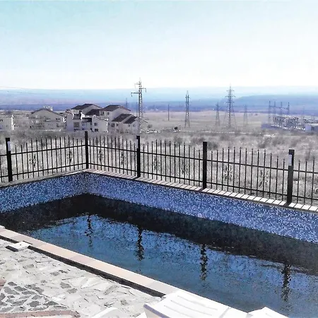 בית נופש Three-bedroom Holiday In קושריצה
