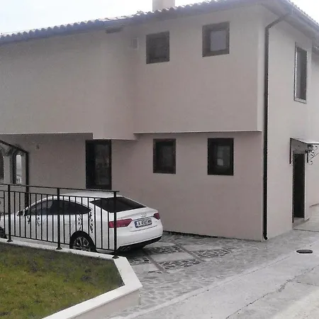 Three-bedroom Holiday In בית נופש *