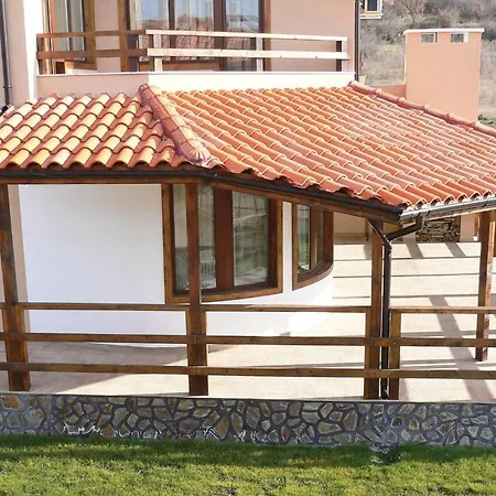 Three-bedroom Holiday In בית נופש *