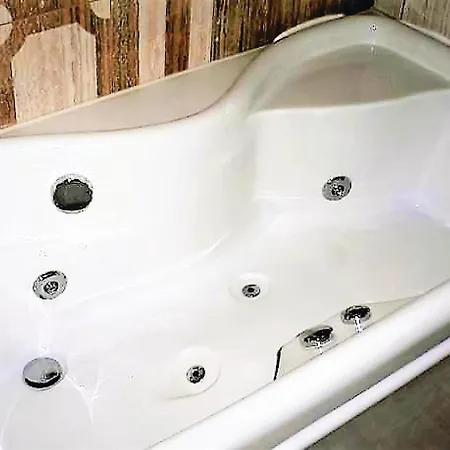 Three-bedroom Holiday In בית נופש *