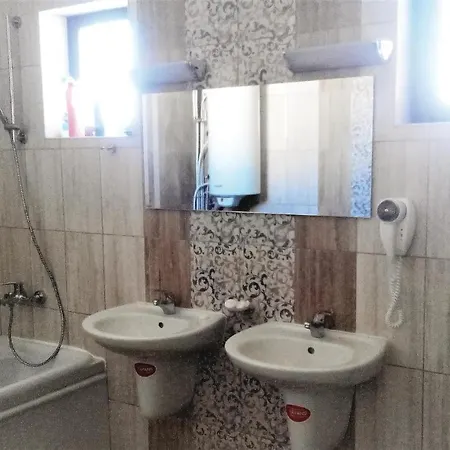 בית נופש Three-bedroom Holiday In קושריצה
